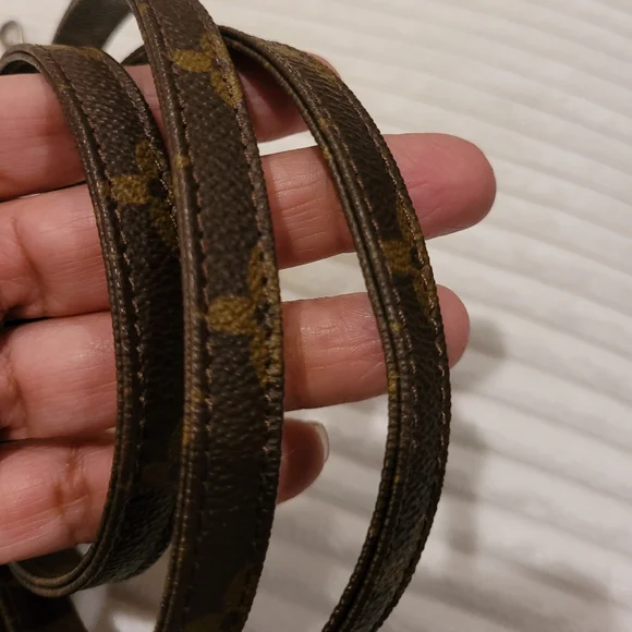 Louis Vuitton Monogram Strap - Picture 7 of 9